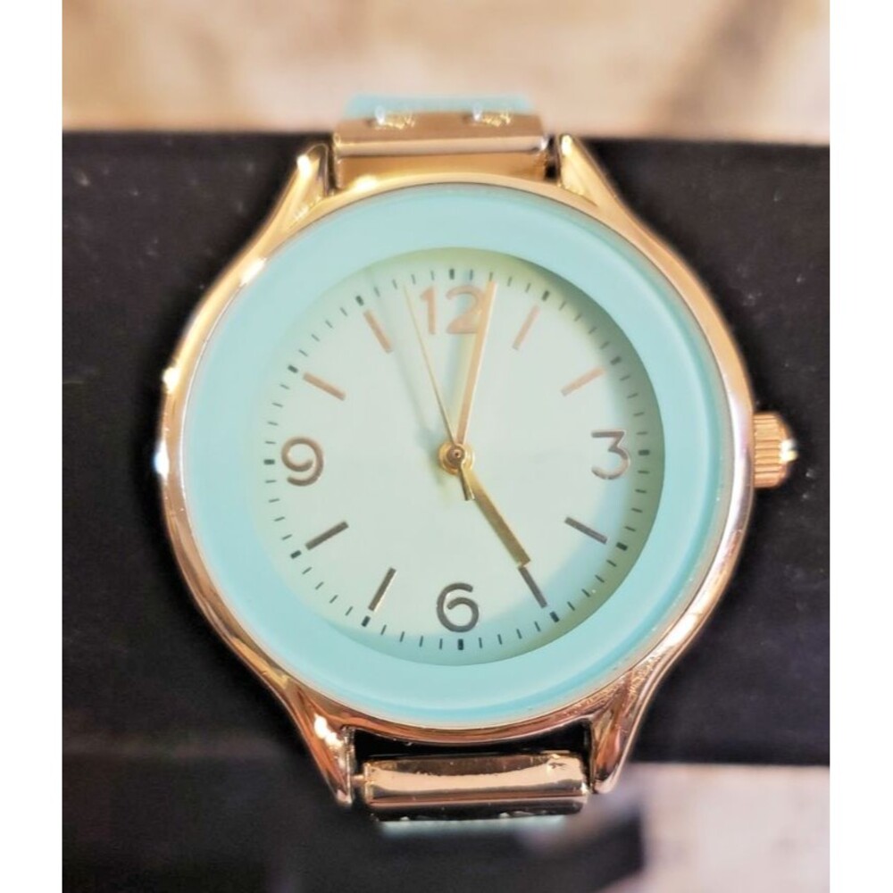 Quirky, Colorful, Simple - Preowned Unbranded Mint Green Watch with Plastic Band